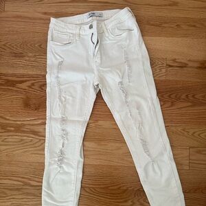 WHITE DISTRESSED JUST BLACK JEANS